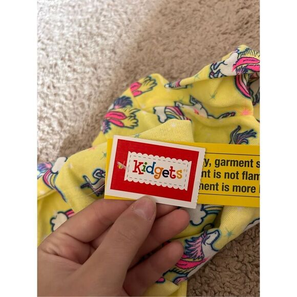 Kidgets rainbow yellow pajama set size 24mos - Picture 5 of 5